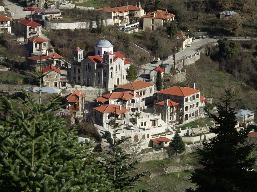 Πανοραμική θέα του Βουτύρου στην κοιλάδα του Καρπενησιώτη