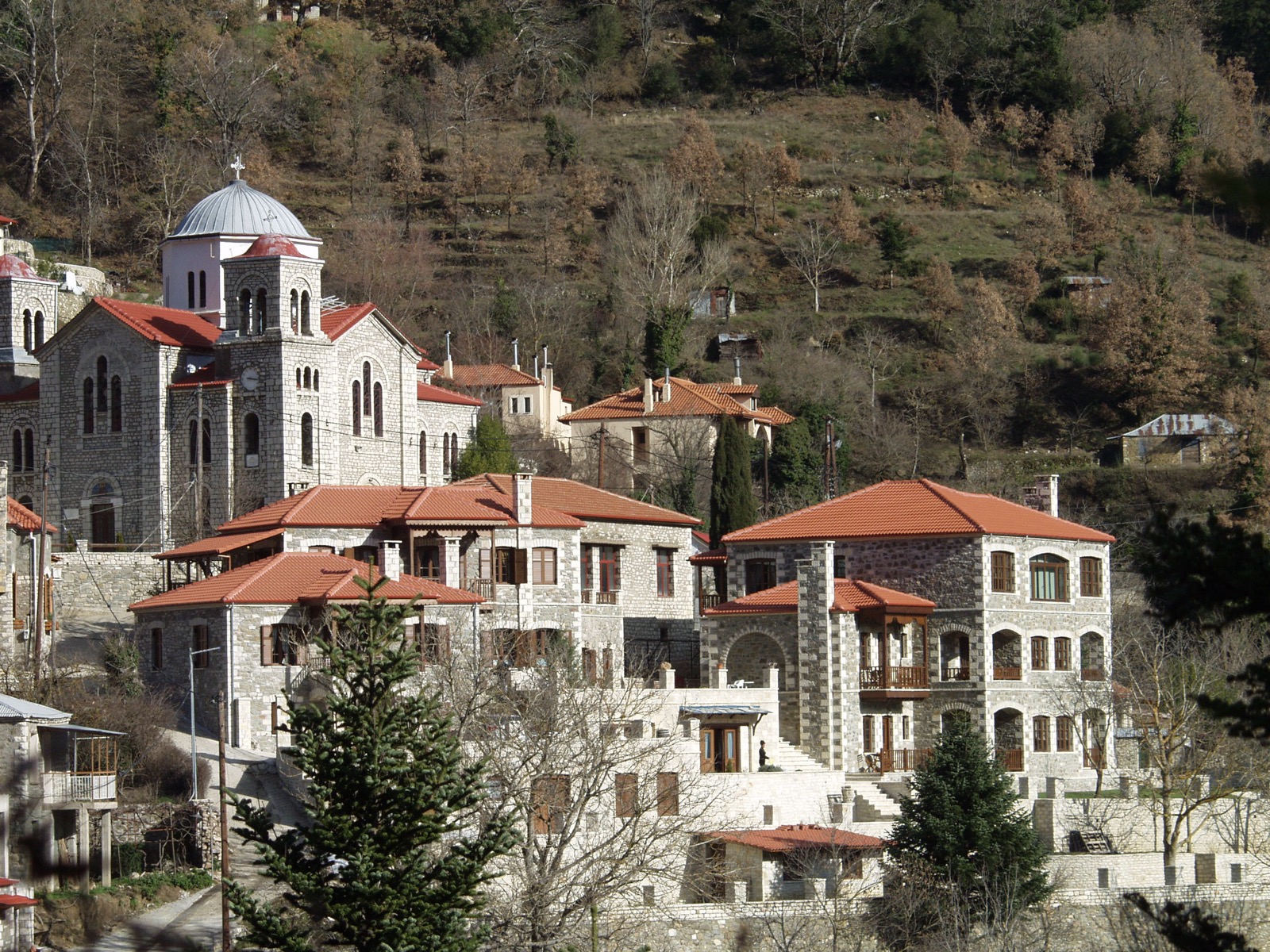 Το ξενοδοχείο μετά την ανακαίνιση του 2007, στο Βουτύρο
